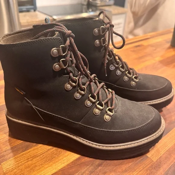 Women’s Teva Black lace up boots, size 9.5 - Picture 5 of 14